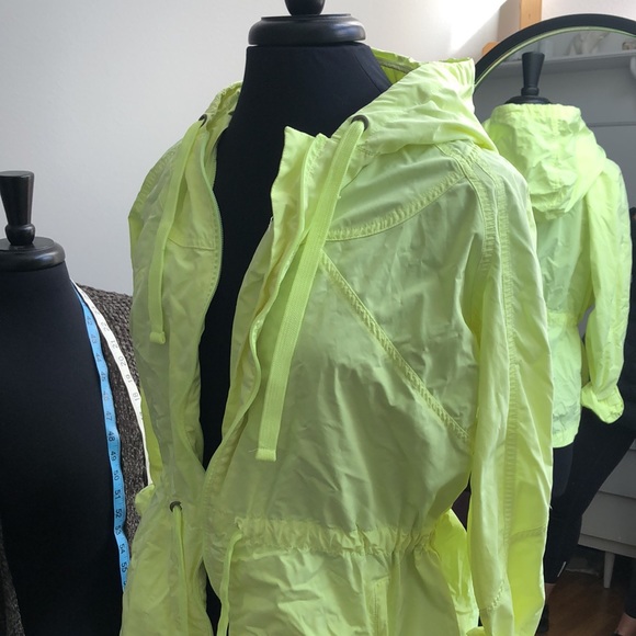 Gap Body Neon Packable Windbreaker - Picture 2 of 6
